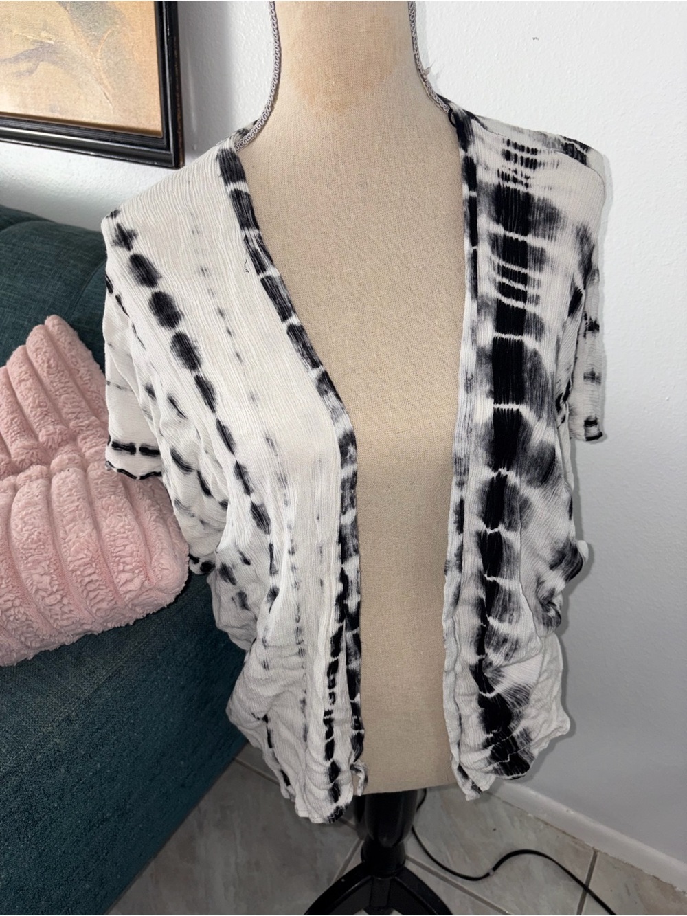 Women’s Large Ginger G Black and White Tie Dye Cardigan Cover Up